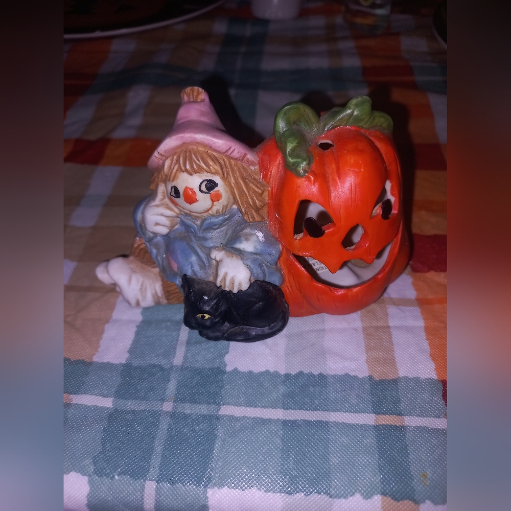 Scarecrow candle / light holder